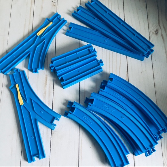tomy blue track